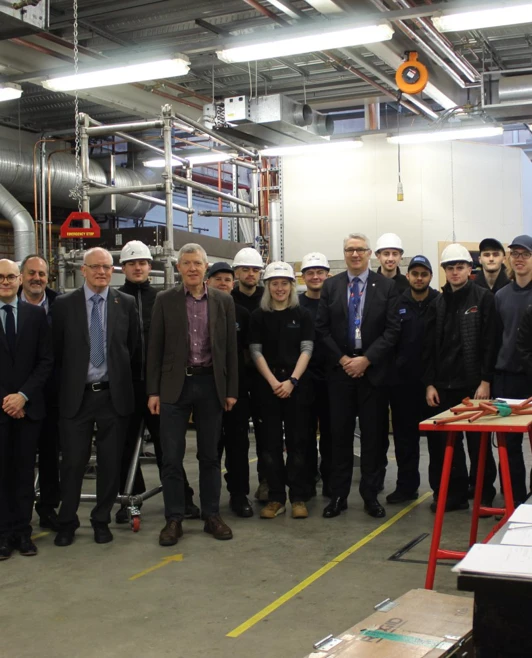 Willie Rennie MSP With Staff And Students Willie Rennie MSP With Staff And Students